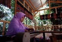 Angkat Potensi Lokal, Insan Bumi Mandiri Luncurkan Program Pemberdayaan Tenun di Alor NTT
