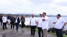 Menteri Pariwisata Arief Yahya bersama Gubernur Jawa Barat Ridwan Kamil saat melakukan kunjungan kerja ke Pangandaran (Foto: Kemenpar) 