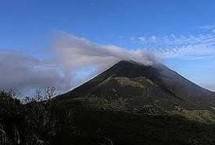 Gunung Soputan Minahasa Sulawesi Utara (Foto Dok Industry.co.id