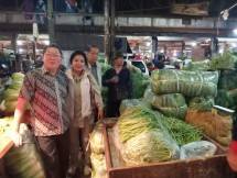 Gayatri Foundation dan Paskomnas di Pasar Induk Tanggerang