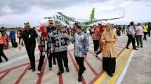 Menteri Pariwisata Arief Yahya bersama Bupati Banyuwangi Azwar Anas saat inaugural flight Citilink Rute Kuala Lumpur - Banyuwangi (Foto: Kemenpar) 