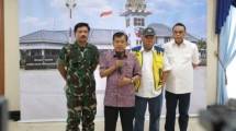 Wapres Jusuf Kalla pada jumpa pers di Pangkalan Udara Halim Perdana Kusuma
