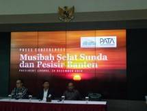 Kiri ke Kanan, Dirut PT Banten West Java Development, Poernomo Siswoprasetijo, Chairman Jababeka Group, S.D.Darmono, dan Komaruddin Hidayat, Pendiri Yayasan Tidar Heritage Foundation saat konferensi pers terkait Musibah Selat Sunda dan Pesisir Banten