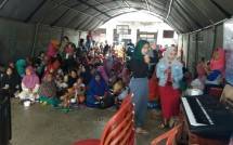 Lagu-lagu Nissa Sabyan Iringi Keceriaan Para Pengungsi Tsunami di Posko Cikadu