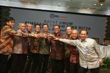 (kiri ke kanan) M. Gunawan Yasni, Fahmi Subandi, Eko Suwardi, Hermanto Siregar, Widodo Januarso, Moch. Hadi Santoso, Wildan, Agus Katon, Kokok Alun Akbar.