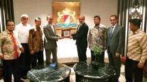 Ketua Umum Kadin Indonesia Rosan P. Roeslani saat menemui Presiden Komite Organisasi Luar Negeri Musiad Ibrahim Uyar (Foto: Kadin)
