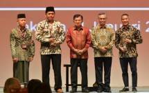 Adrian Gunadi, Reraih Penghargaan Tokoh Milenial Keuangan (Foto Dok Industry.co.id)