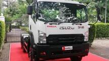 New Isuzu GIGA Tractor Head (ist)