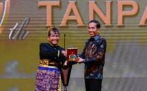 Presiden Joko Widodo bersama Ketua Umum PHRI Haryadi Sukamdani