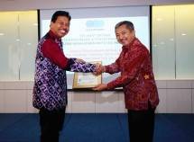 DPMPTSP Kalsel Raih Sertifikasi Sistem Manajemen Mutu 