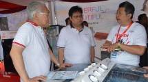 Menteri Perindustrian Airlangga Hartarto bersama Menteri Perdagangan Enggartiasto Lukita mempromosikan produk industri dalam negeri.