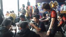 CEO NXL, Richard Permana saat menyaksikan para peserta yang tengah bertanding di Mobile Esports Cup 2019