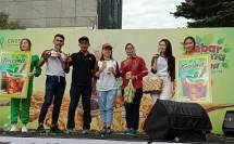Enesis Group melalui produk teh serbuk terbarunya, Tesona, menggelar kegiatan &ldquo;Tebar Pesona dengan Tesona Premium Iced Tea&rdquo;