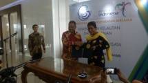 Penandatanganan MoU Kerjasama Antara KKP dan Kemenpar oleh Menteri Kelautan dan Perikanan (KKP) Susi Pudjiastuti dengan Menteri Pariwisata(Menpar), Arief Yahya di Jakarta (Chodijah Febriyani/INDUSTRY.co.id)