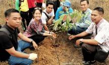 Peringati Earth Hour 2019, Anak Usaha ABM Dukung Diet Sampah Plastik Membuat Ecobricks