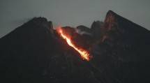 Guguran Lava Pijar Gunung Merapi Potensi Fenomena Pariwisata Alternatif