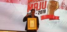 Menteri Amran Raih Penghargaan &lsquo;Tokoh Modernisasi Pertanian Rakyat&rsquo;