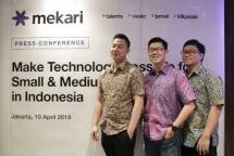 Suwandi Soh, CEO Mekari (Tengah) (Foto Dok Industry.co.id)