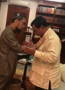 Ustadz Adi Hidayat Mendukung Penuh Prabowo