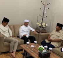 Prabowo Sandi menemui AA Gym Pimpinan Pondok Pesantren Darut Tauhid