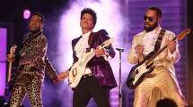 Bruno Mars Saat Memeriahkan Grammy Awardske-59 (Christopher Polk/Staff/Getty Images)
