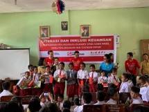 Asuransi Sinar Mas Bagikan Asuransi Mikro dan Celengan Impian Pada Acara Literasi Keuangan di Sentani