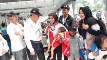 Perum Jamkrindo Lepas Pemudik di Stasiun Senen