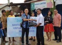 BCA Serahkan Bantuan 218 Paket Sembako kepada Korban Banjir Pekalongan-Batang (Foto Dok Industry.co.id)
