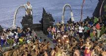 Ilustrasi Wisatawan Mancanegara di Bali (Izzet Keribar/Getty Images)