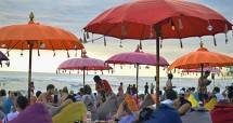 Ilustrasi Wisatawan Mancanegara di Seminyak, Bali (Irina Marwan/Getty Images)