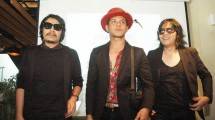 Speakers First (Beni Barnady, Mahathir Alkatiry, dan Bony Barnady) resmi meniadi bagian dari Label International BMG. 
