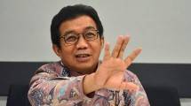 Ketua Dewan Komisioner OJK Mulliaman D Hadad 