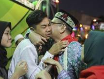 Semen Indonesia berangkatkan haji