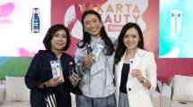 Nivea memperkenalkan produk terbarunya, Nivea Sun Face Serum SPF 50+ PA+++ di ajang Jakarta X Beauty, Jakarta, Minggu (27/7). (Ist)