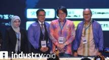 Ketua Umum Kadin Rosan P. Roeslani bersama Wakil Ketua Umum Kadin Bidang Logistik dan Supply Chain, Rico Rustombi, serta Co-founder & CEO Tokoin, Reiner Rahardja seusai penandatanganan MoU