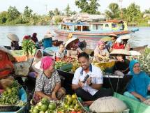 Bank BRI di Pasar Terapung