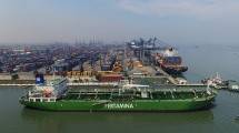 Armada tanker Pertamina. (DImas Ardian/Bloomberg via Getty Images)