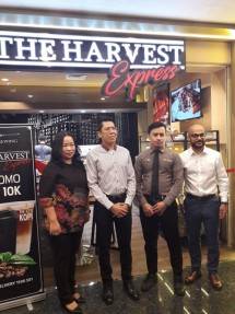 Tanggal 19 Agustus 2019 ini The Harvest Express meresmikan store keduanya di Gedung Bursa Efek Jakarta, Tower 2, 1st Floor, Suite 104, SCBD. 