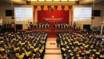 wisuda UNS