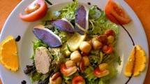 Ilistrasi makanan Prancis. (J. D. Dallet Therin-Weise)