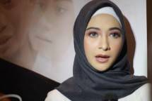 Poppy Bunga Dedikasikan Aktingnya untuk Ustad Arifin Ilham