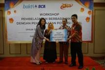 BCA Beri Pelatihan Guru Sekolah Binaan 