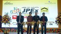 Ketua AREBI DKI Jakarta Clement Francis, Mortgage & Indirect Auto Business Head CIMB Niaga Heintje Mogi, Ketua Umum DPP AREBI Lukas Bong, dan Indonesia Property Watch (IPW) Ali Tranghanda saat pembukaan JPEx 2019