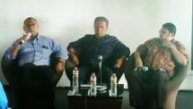Manager Korindo Grup, Luwy Leunufna (kiri) memberikan Keterangan Seputar Tudingan LSM Asing