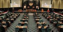 Terlalu! Anggota DPRD DKI Masuk Daftar Penerima Bansos Corona