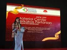 Dorong Produktivitas IKM Cangkul, Kemenperin Resmikan Material Center Perkakas Pertanian di Kabupaten Bandung