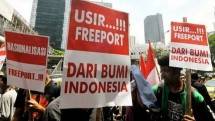 Ilustrasi demonstrasi mahasiswa menolak PT Freeport. (Dasril Roszandi/NurPhoto)
