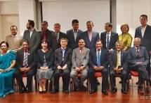 Ketua Dekopin Indonesia Nurdin Halid (ketiga kanan depan) bersama peserta sidang umum dunia International Co-Operation Alliance Asia Afrika di Rwanda, Afrika. 