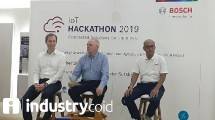 Andrew Powell, Managing Director Bosch in Indonesia bersama ochen Lorenz, Head of Business Development and Strategy of Bosch in Southeast Asia, serta Toto Suharto, Managing Director PT Robert Bosch Automotive dalam gelaran Bosch IoT Hackathon 2019