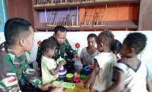 Prajurit Pamtas RI-PNG Yonif 411Kostrad Sulap Rumah Pintar Jadi PAUD 